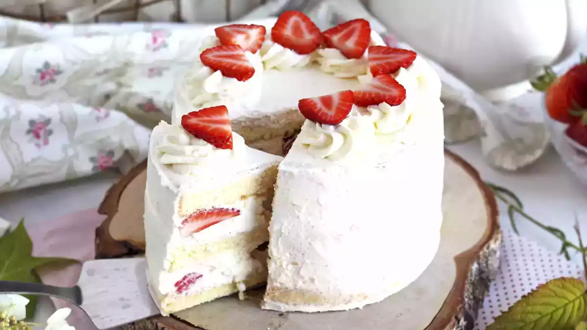 Strawberry desserts you'll want to make again and again