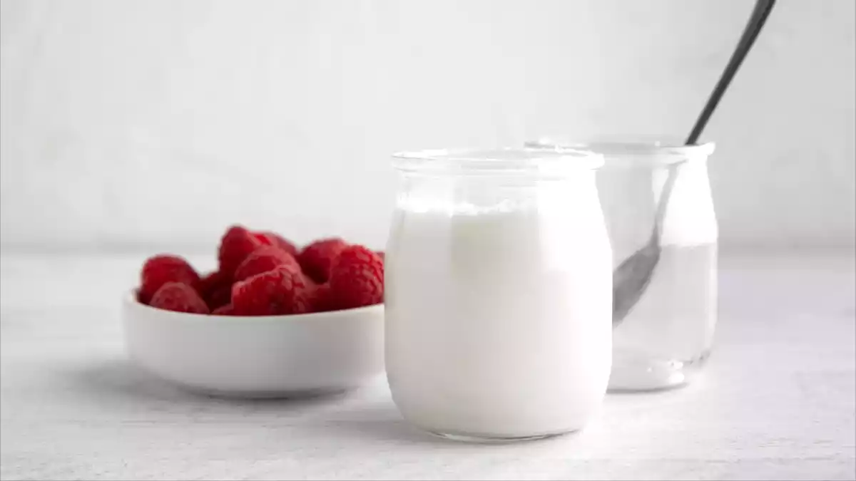 Plant vs. dairy yoghurts: which is really better?
