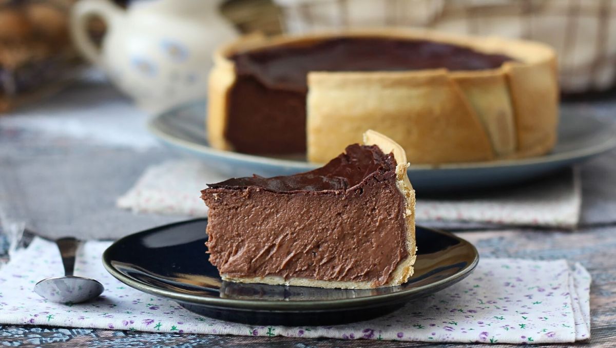 Not sure what to do with leftover Easter eggs? Here are 6 irresistible recipes for recycling chocolate!