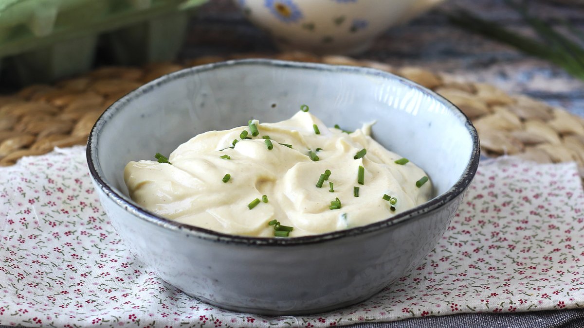 How to make safe and tasty homemade mayonnaise without taking unnecessary risks