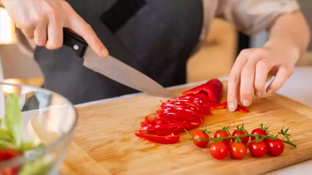 Is your knife dull? Here's a homemade trick that saves the day