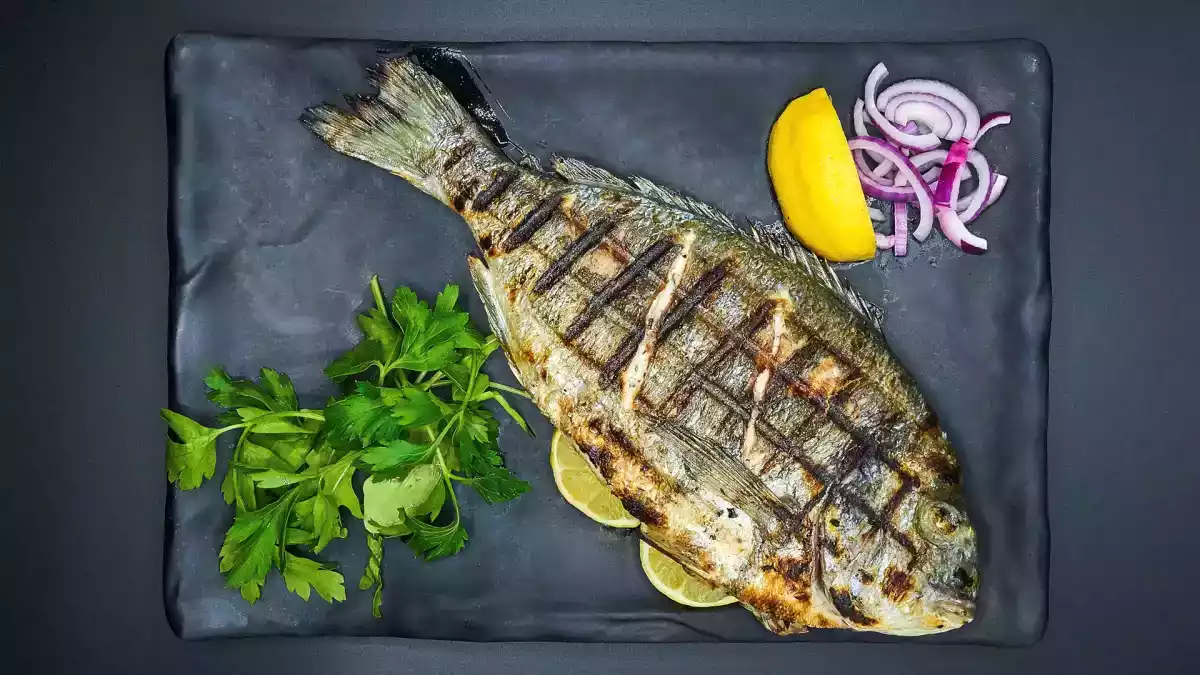 Fish on the barbecue: how to avoid sticking to the grill