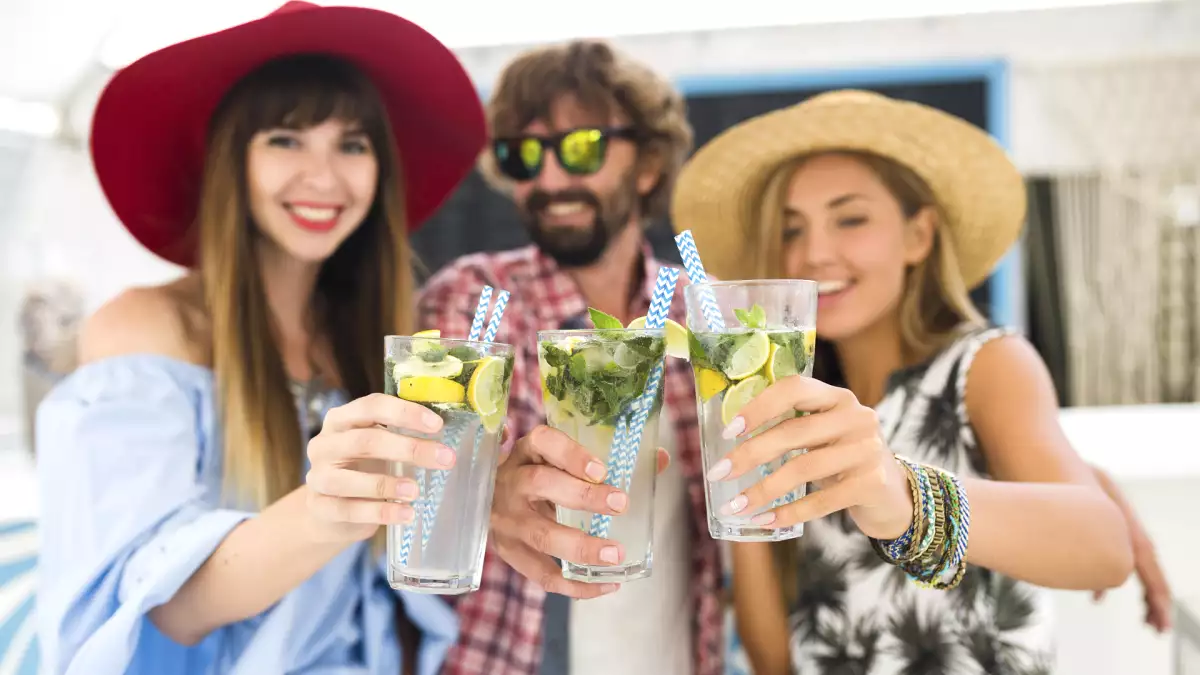 8 Must-Try Cocktails from Around the World
