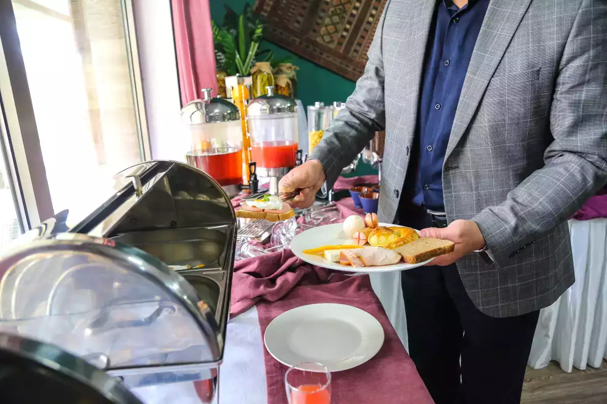 How to survive an all-you-can-eat buffet without remorse or indulgence