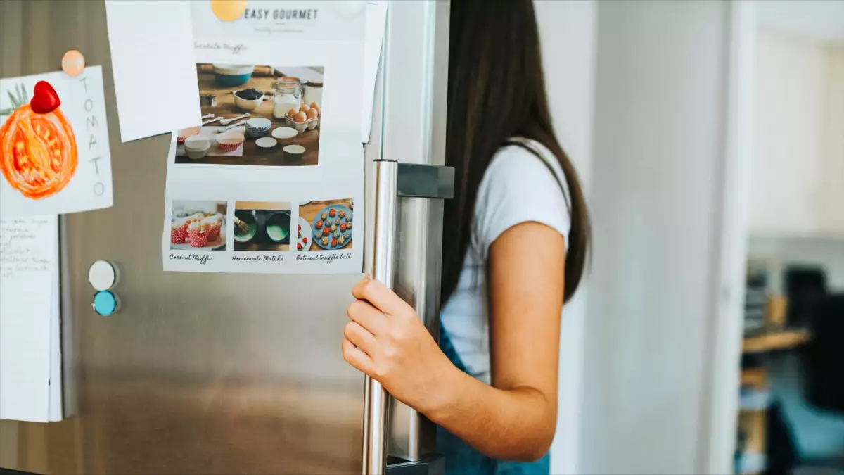 In the heat, your fridge can become the villain on your electricity bill. Discover 7 tricks to save energy in summer