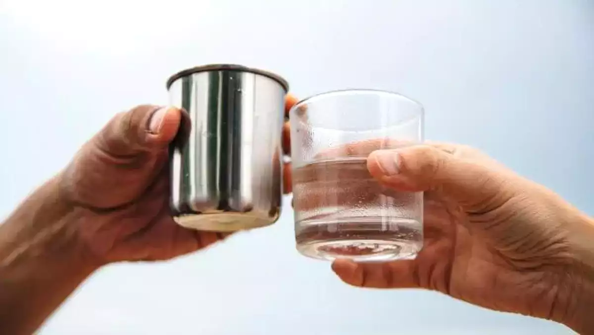 Glass or stainless steel: which keeps your drink cold for longer?