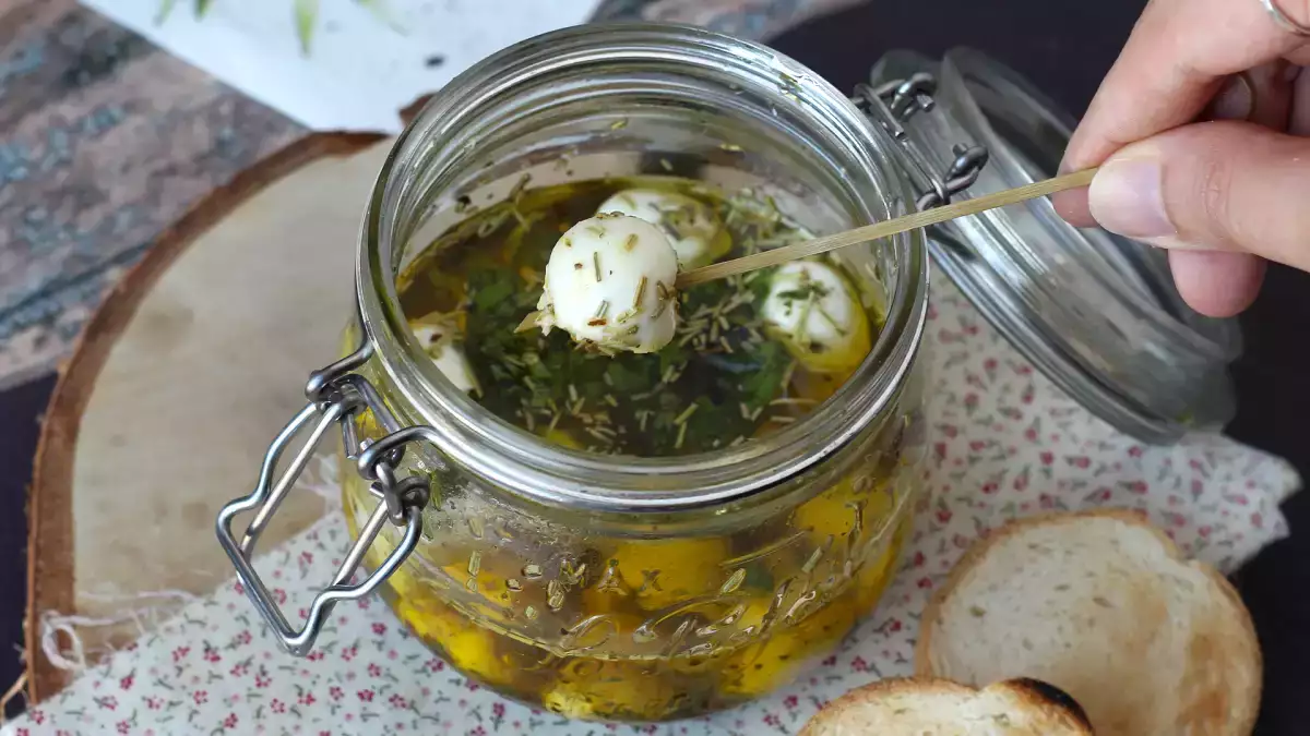 The easiest appetizer that disappears first: marinated mozzarella balls