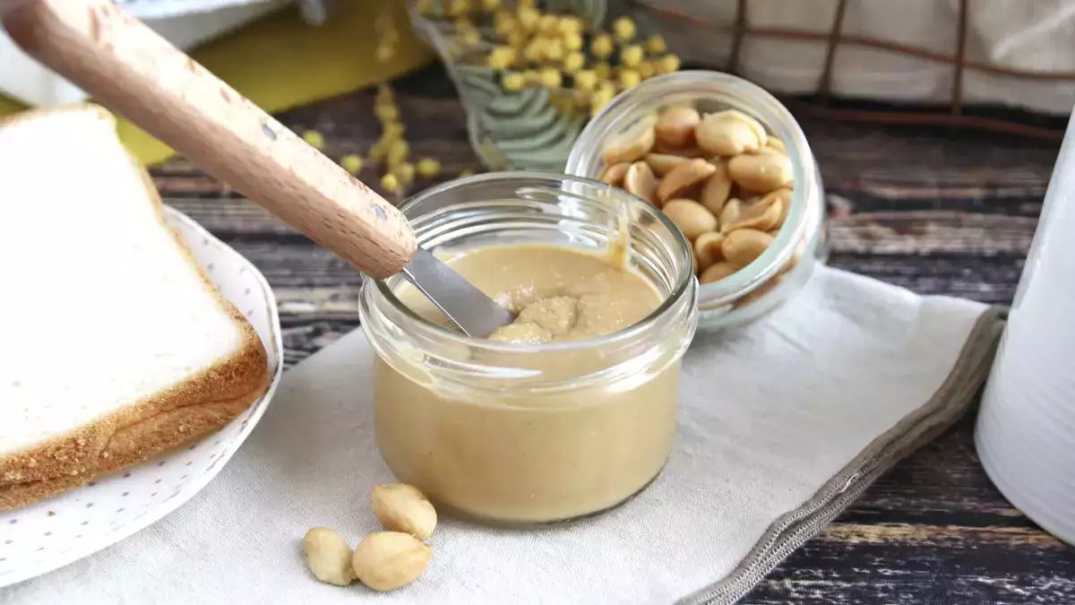How to make homemade peanut butter with just one ingredient (and the best recipes to use it)