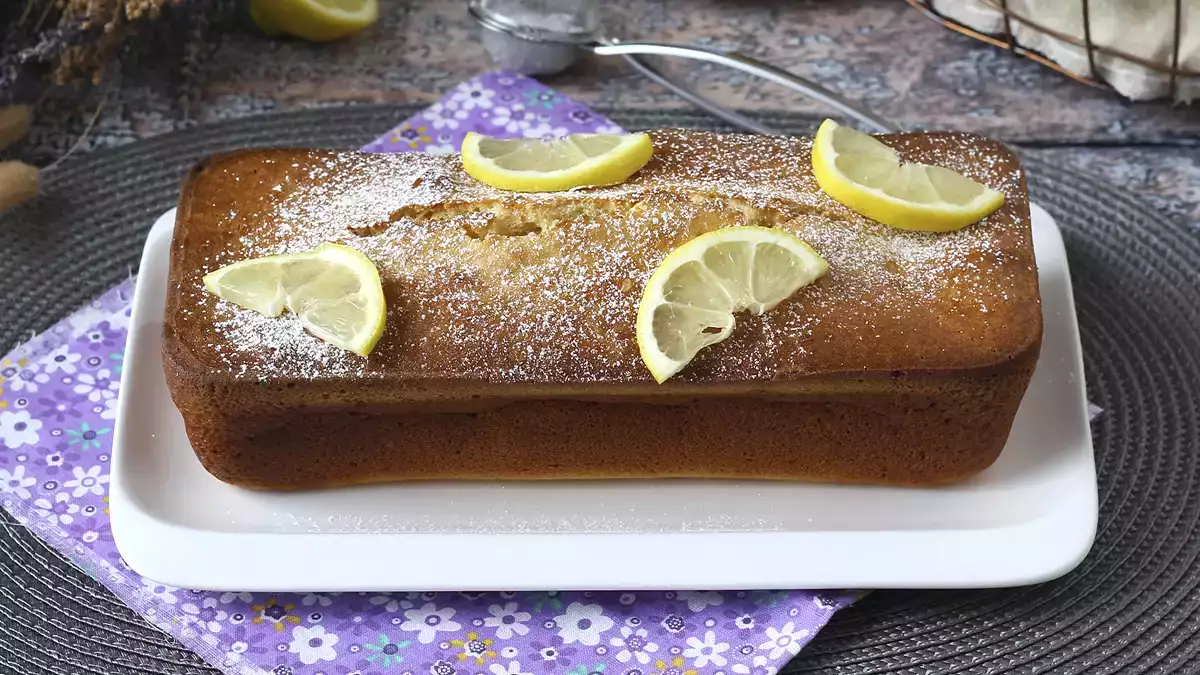 7 fall cakes made with seasonal ingredients that bring warmth, flavor, and comfort to every bite