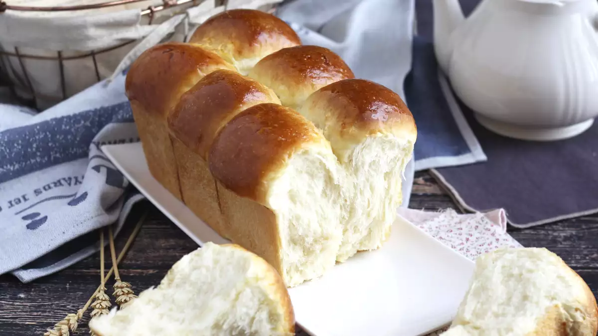How to prepare the fluffiest French brioche: step-by-step recipe for a perfect result