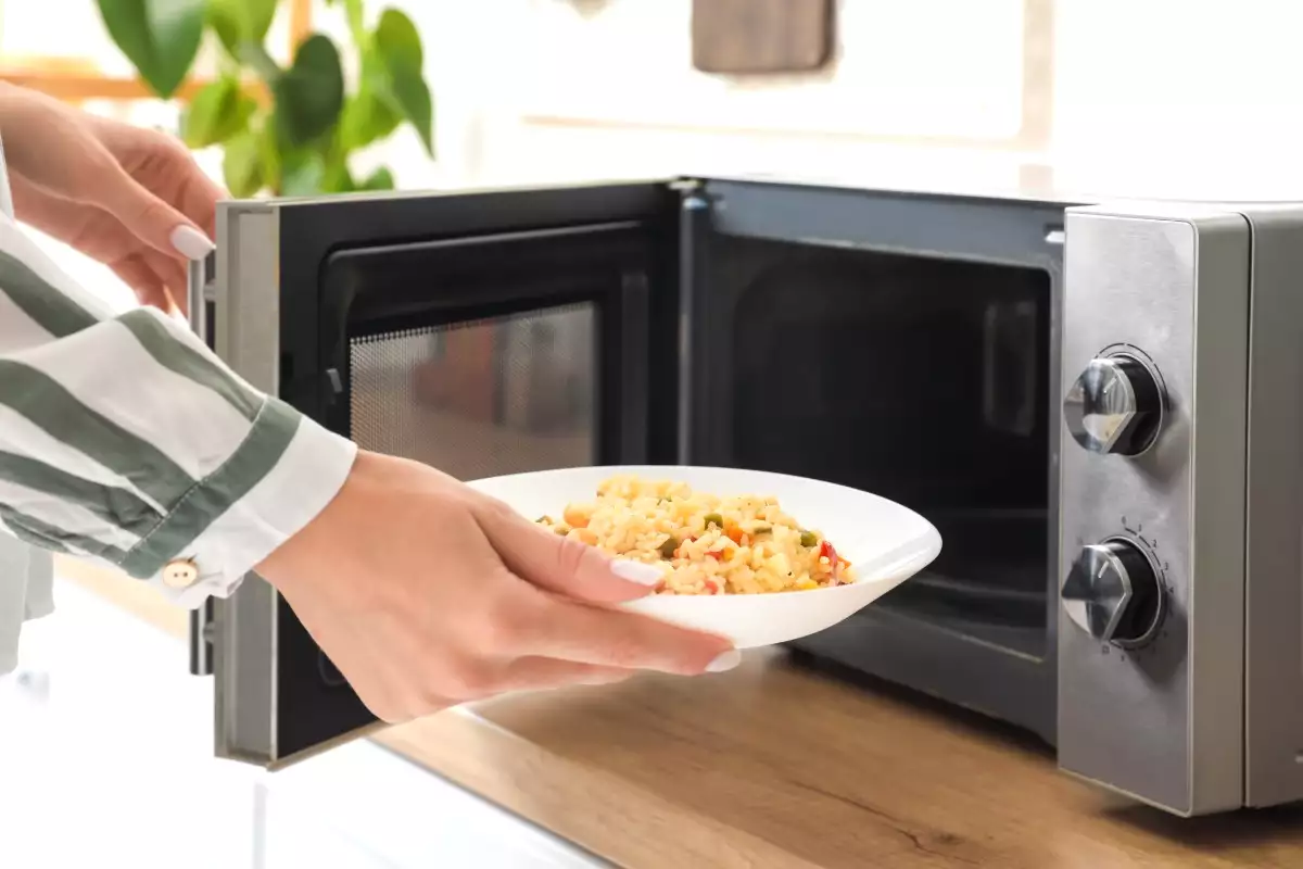 These 5 foods should never go in the microwave: experts warn about the risks