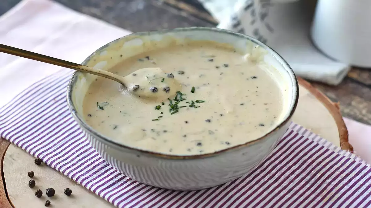 This sauce will go perfectly with your red Christmas meat