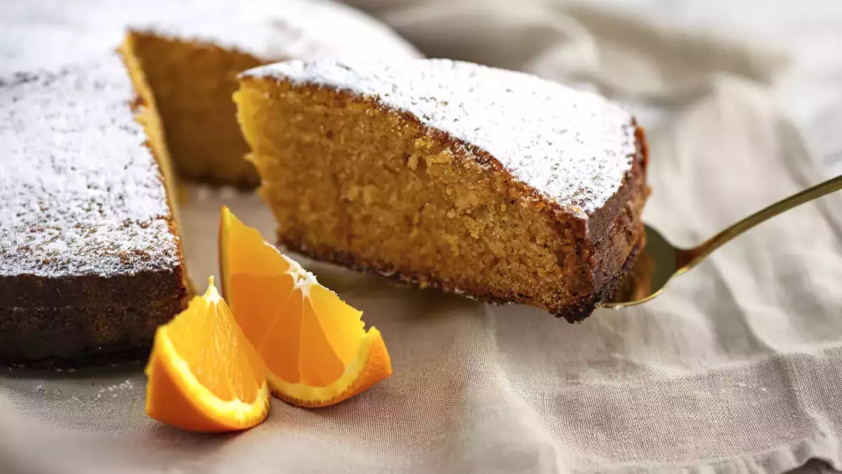 What is it about Rosalia's 14 carat cake that makes half of Instagram want to turn on the oven?