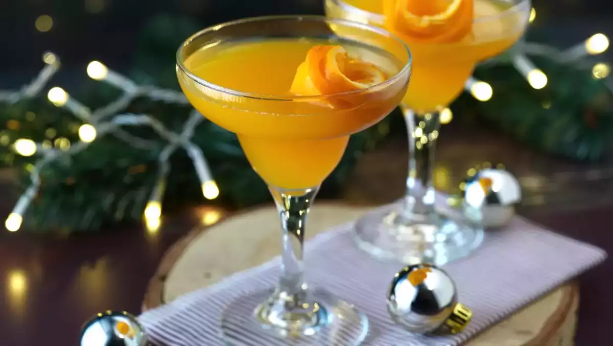 8 festive sparkling wine cocktails that will steal the show at Christmas and make your New Year's Eve sparkle