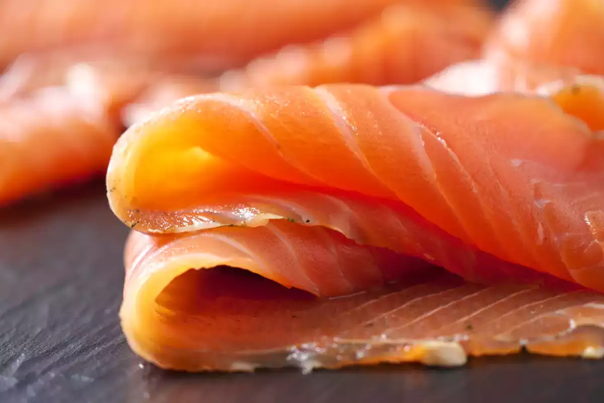 Smoked salmon: pitfalls to avoid and guidelines for making the right choice