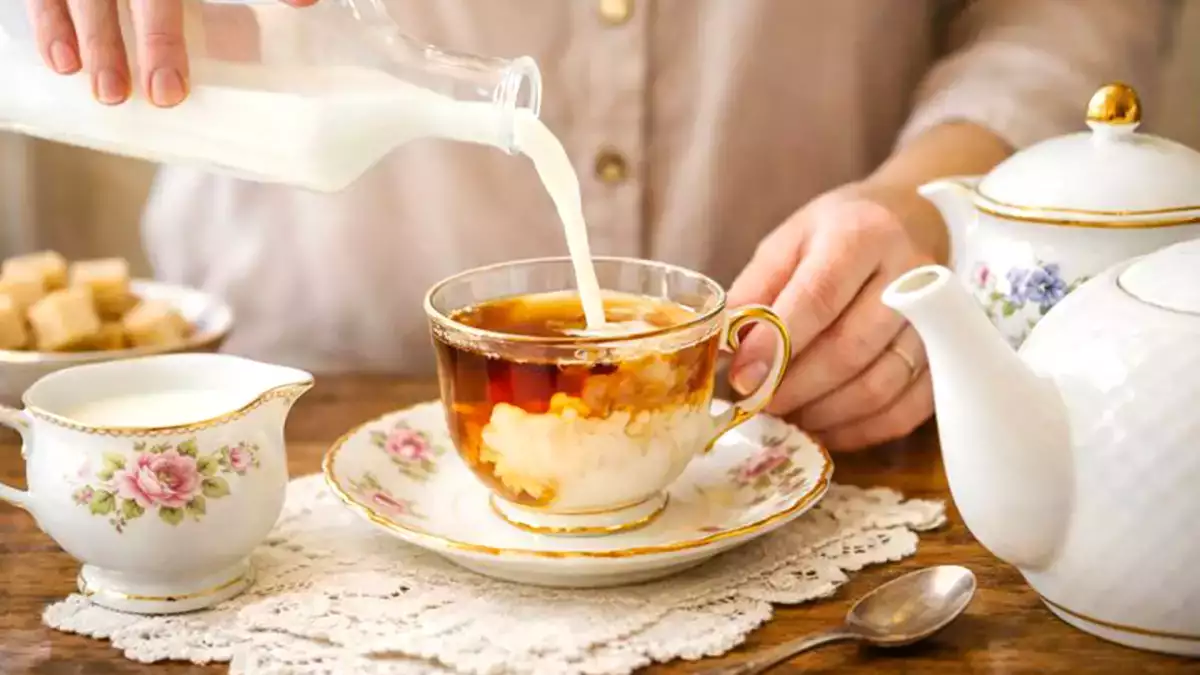 Have you ever tried milk in tea? This English custom has a reason