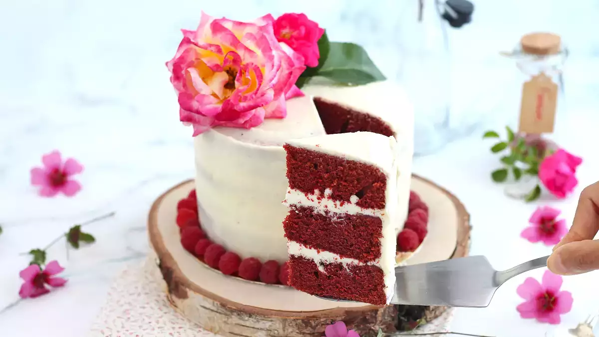 Valentine's Red Velvet Cake: the most romantic cake to make (red, velvety, irresistible)
