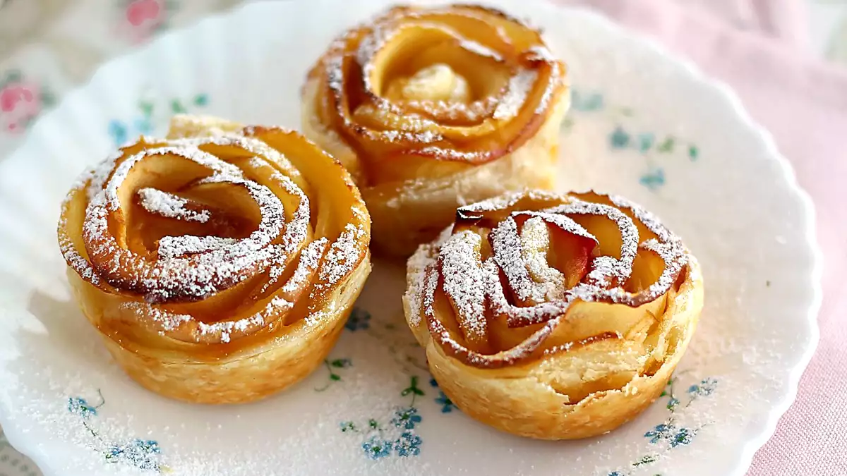 Apple and puff pastry roses: the Valentine's Day dessert that looks like a pastry shop dessert