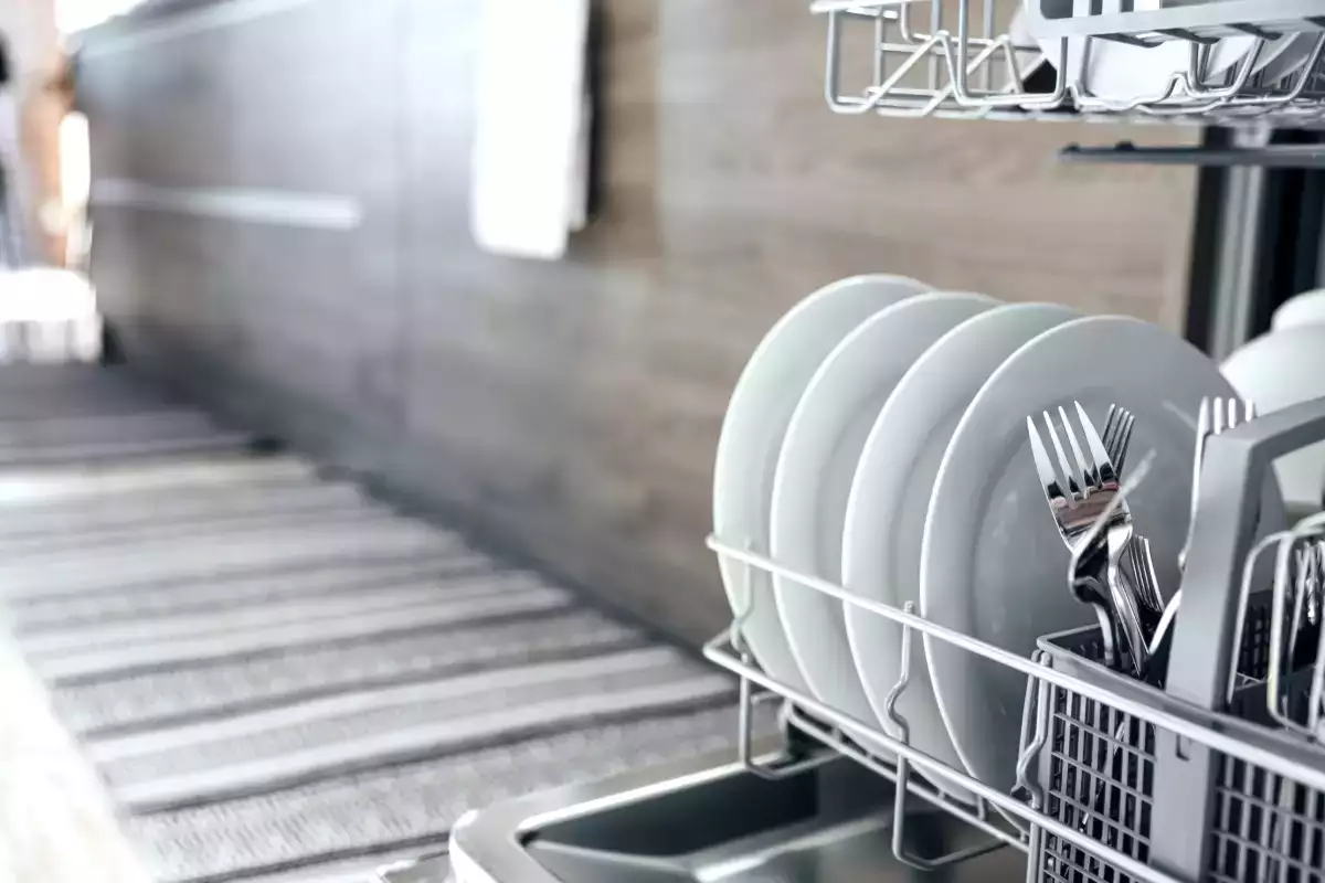 Should you rinse plates before the dishwasher? Experts say this common habit may waste water for nothing