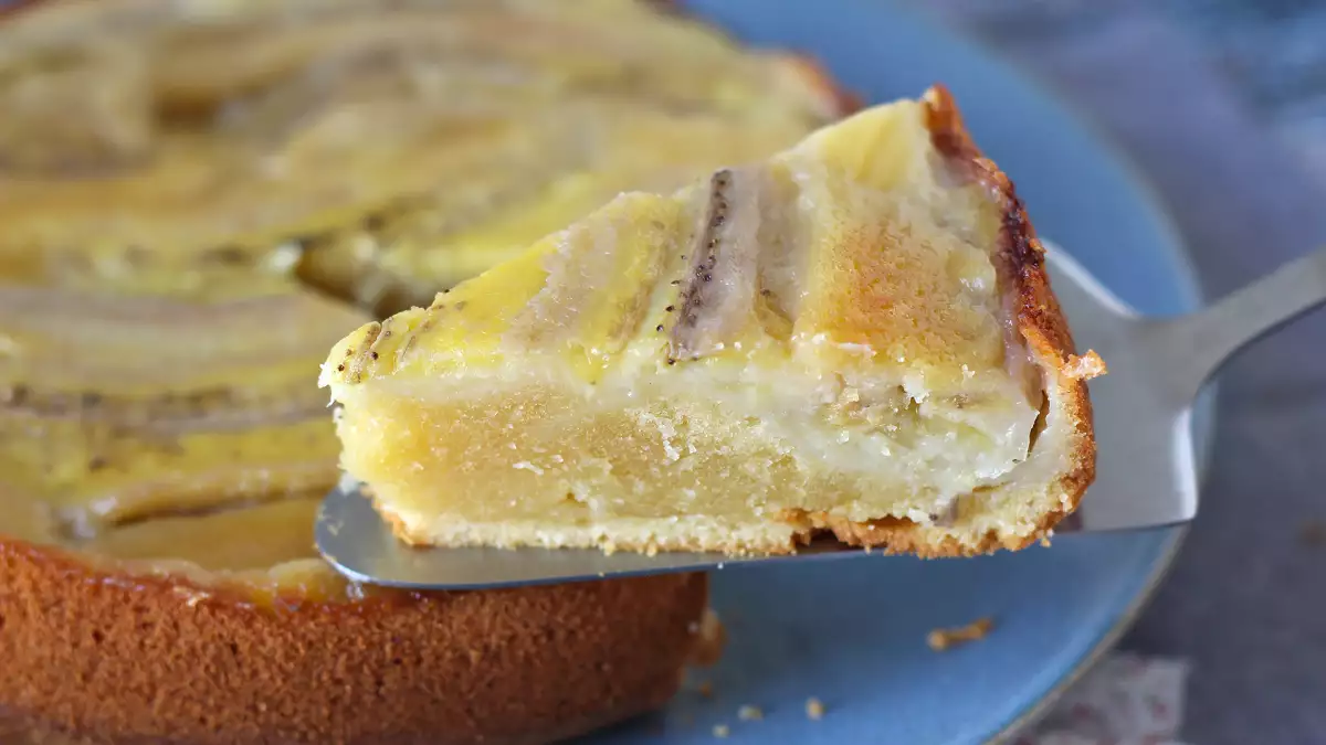 9 banana cakes so delicious that the smell of them coming out of the oven promises an unforgettable afternoon coffee