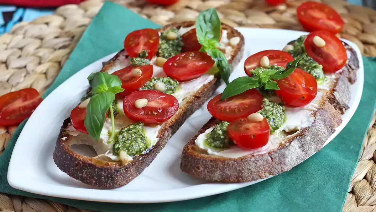 Looking for ideas for brunch sandwiches, bagels and toast? Here are 13 recipes to inspire you!