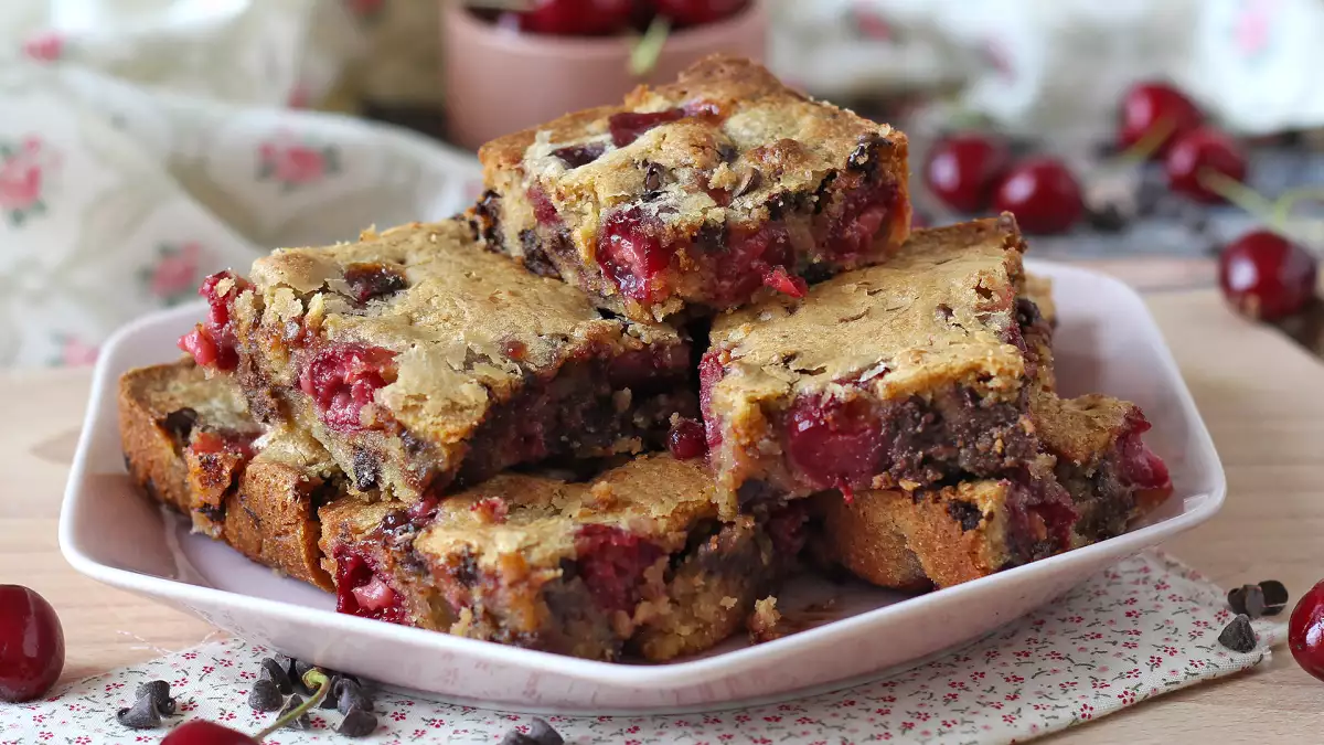 These 10 spring cakes are light, fresh, and perfect for making any afternoon feel a little sweeter