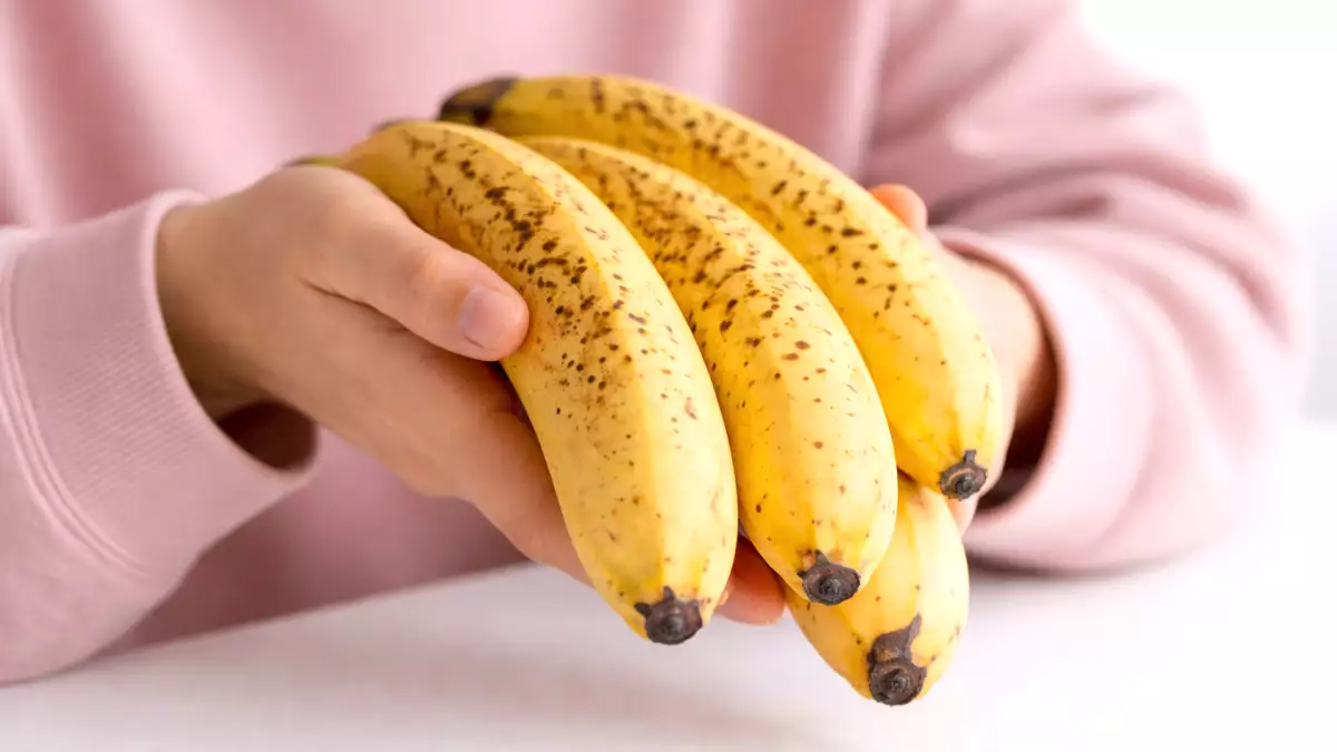 Stop bananas turning black: proven tricks to slow ripening, store correctly and extend freshness