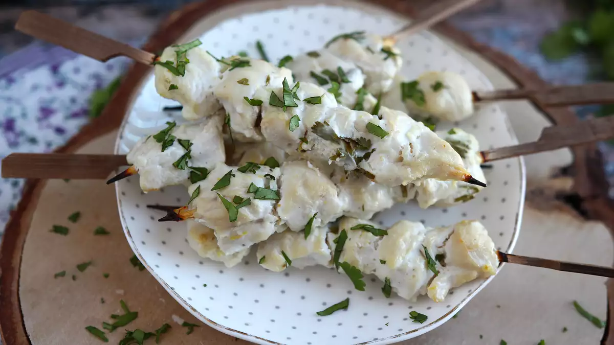 Daily Menu, april 25: Savor the flavors with a delightful trio of chicken skewers, anchovies, and fruit cake