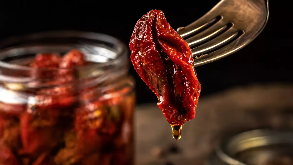 Dried tomatoes in oil: a concentrate of flavor in the pantry and 8 recipes to take advantage of it.
