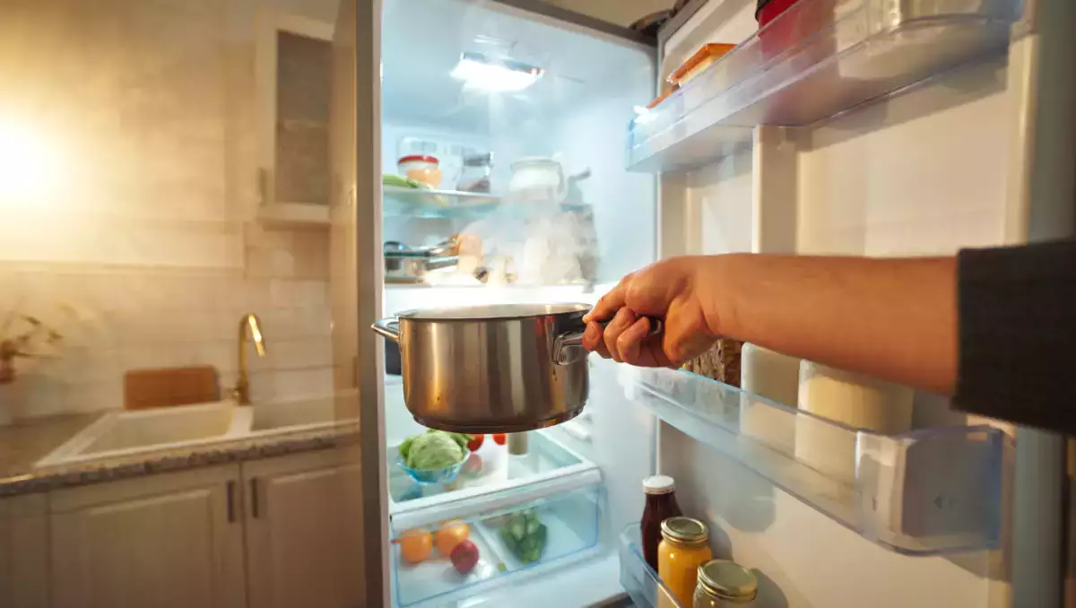 Why you should cool a saucepan of leftovers before refrigerating: smarter, safer kitchen habit