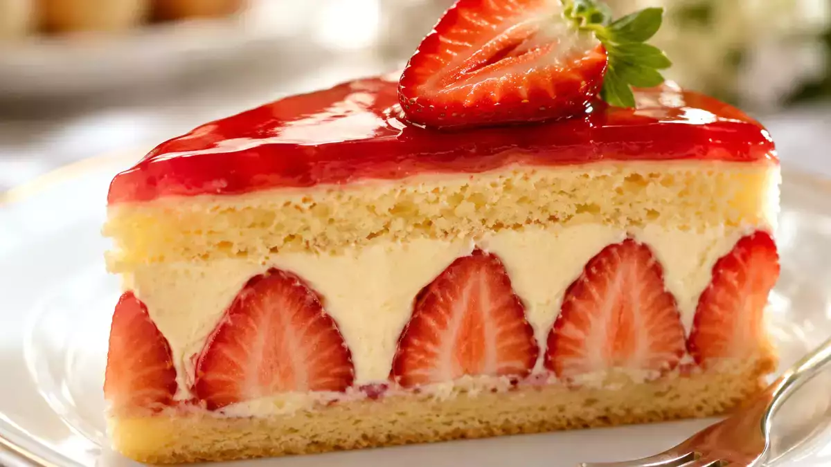 Iconic recipes with strawberries: from pavlova to fraisier for a trip around the world's desserts