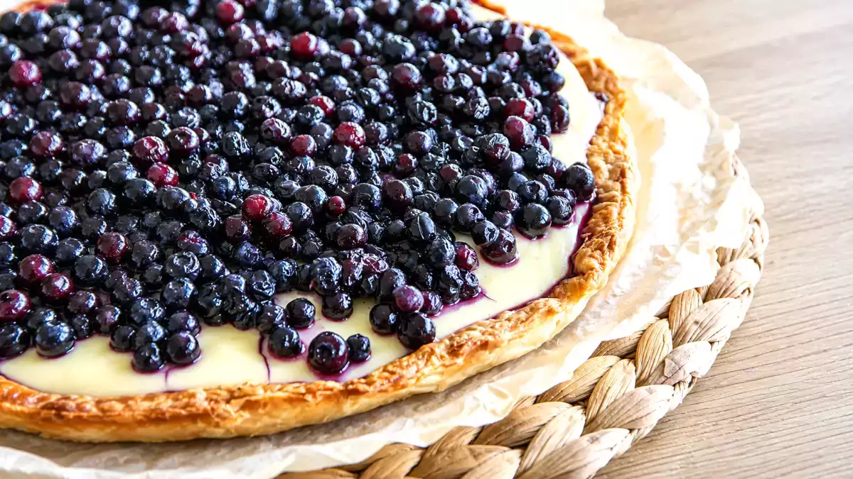 Easy blueberry recipes: cakes, pies and simple desserts that bring out the berries' natural flavor