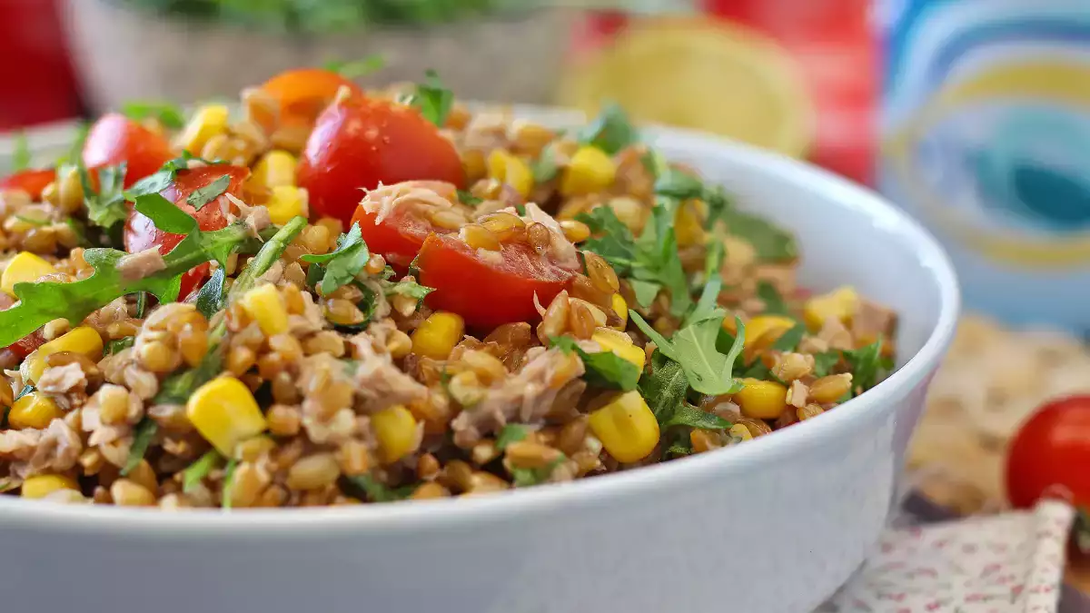 11 fresh beach lunch ideas to ditch the same old sandwich: light, tasty meals for sunny days