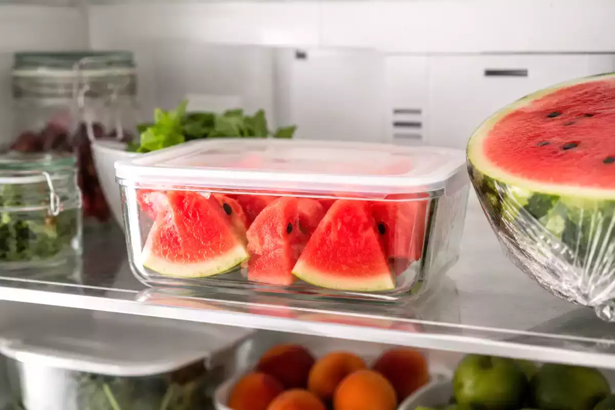 Keep cut watermelon fresh longer: the mistakes most people make and easy fixes that work at home