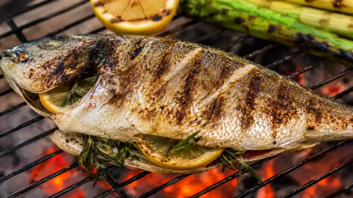 How to keep barbecued fish from sticking or falling apart: juicy and perfectly cooked every time
