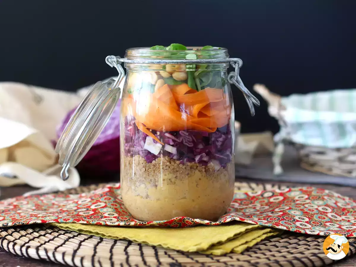 Avoid these common mistakes that silently spoil a jarred salad before lunch: simple fixes you can use
