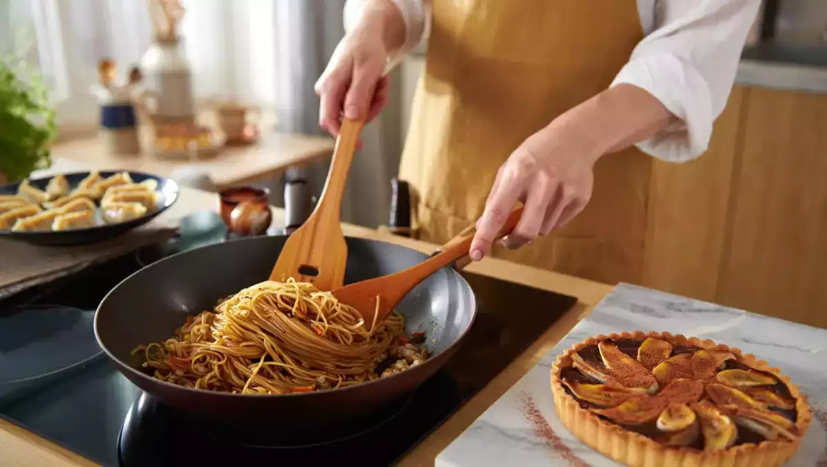Daily menu, July 16: a delightful journey through gyoza, japchae, and chocolate banana tart