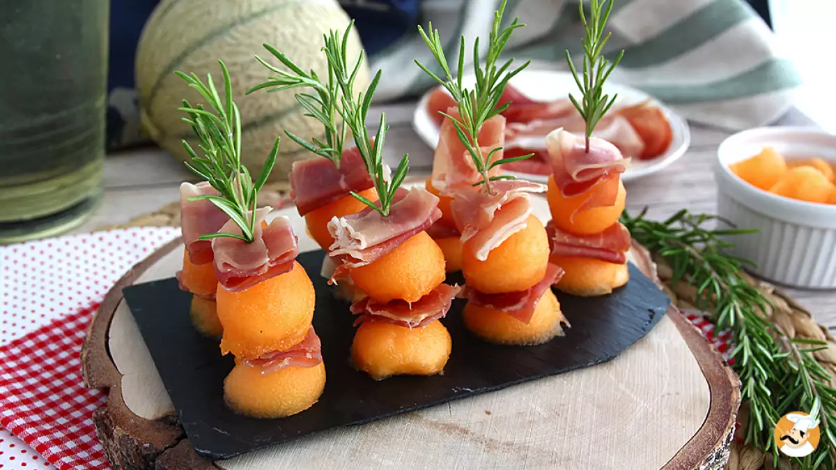 How to serve prosciutto and melon like a professional: easy plating tips for an elegant appetizer