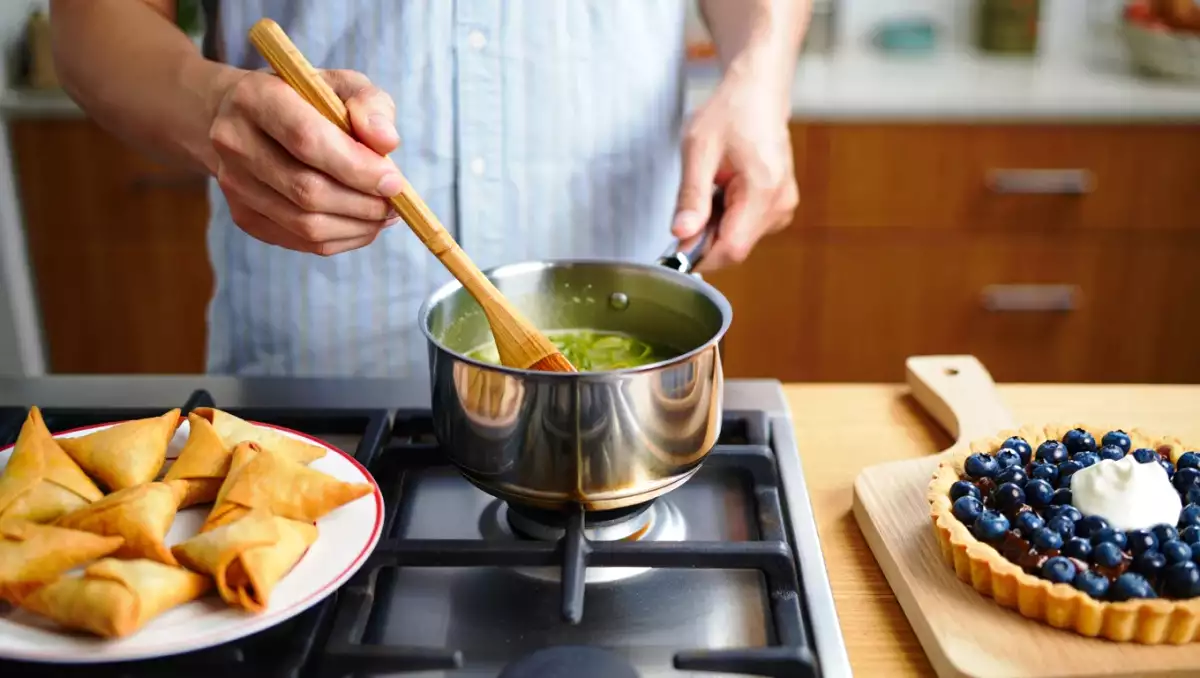 Daily menu, August 3rd: delightful mackerel samosas, savory bitter gourd soup, and a refreshing blueberry tart