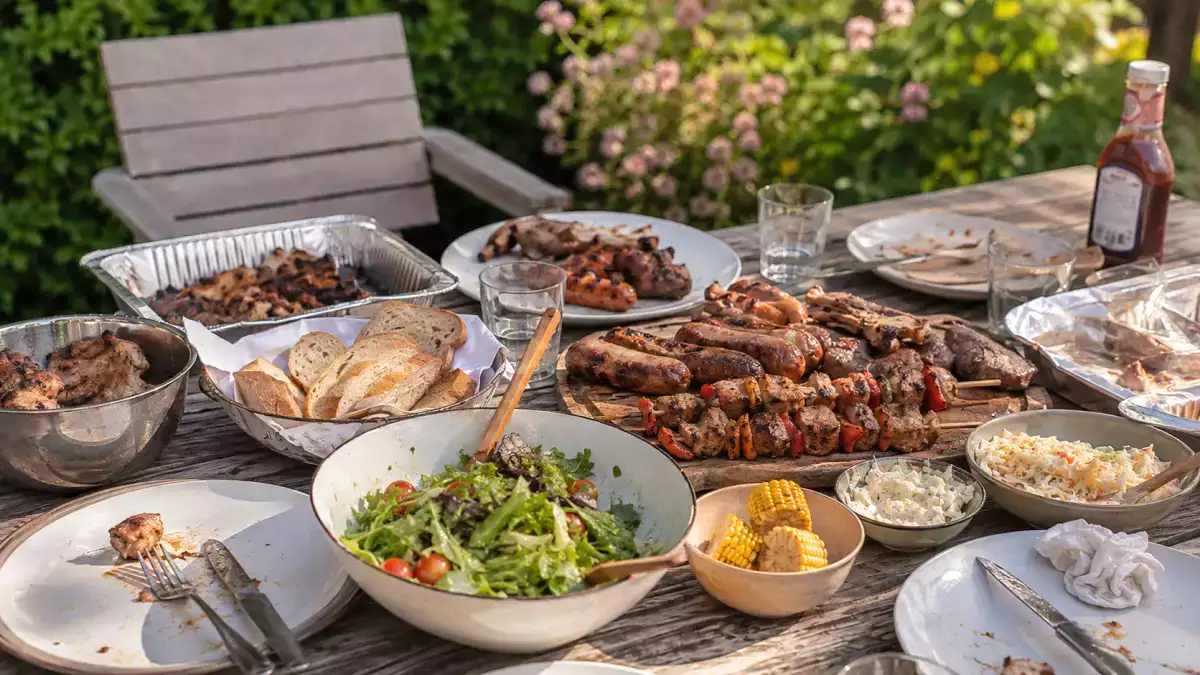 How long can barbecue leftovers safely sit on the table? Here's the simple rule you should follow