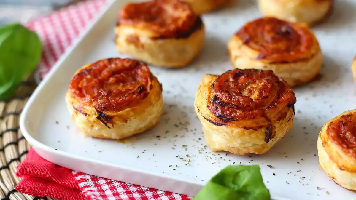 9 crowd-pleasing summer finger foods to eat with your hands for backyard gatherings and pool parties