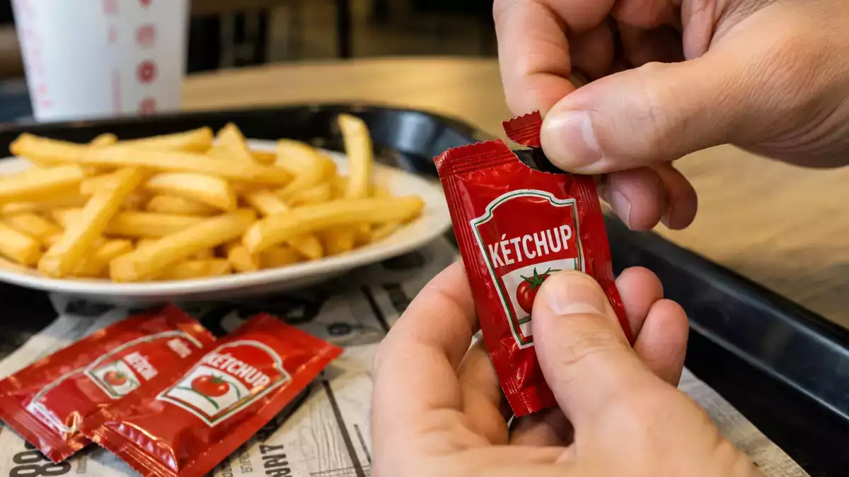 Are ketchup packets about to disappear? What customers and chains need to know about the trend in restaurants