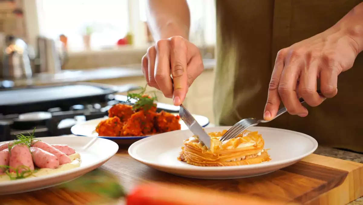Daily menu, August 13: delightful salmon sausage, spicy chicken 65, and indulgent apple caramel pudding