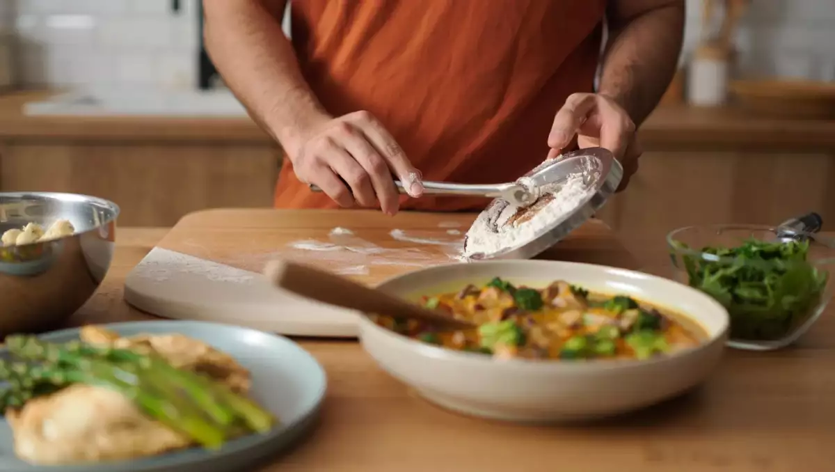 Daily menu, August 19: a delightful trio of broccoli soup, chicken with asparagus, and gourmet muffins
