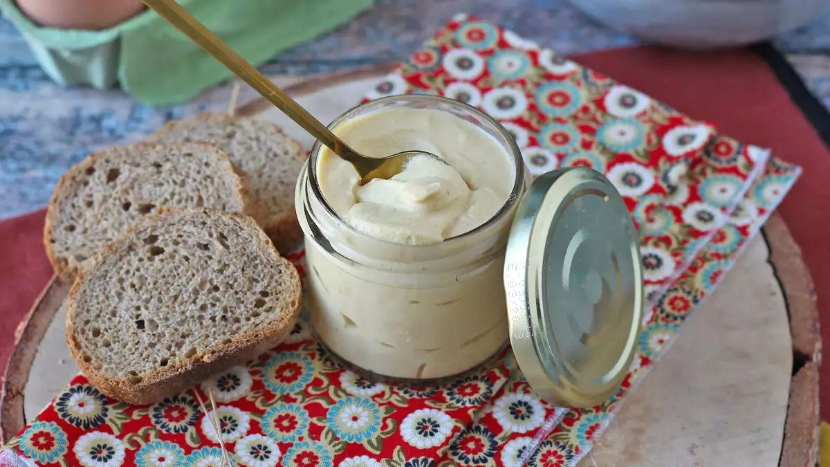 Is homemade mayonnaise really healthier? Why a short ingredient list can hide risks and trade-offs