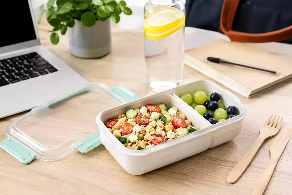 Stop smelly lunches: back-to-school guide to keeping your lunchbox odor-free at school or office