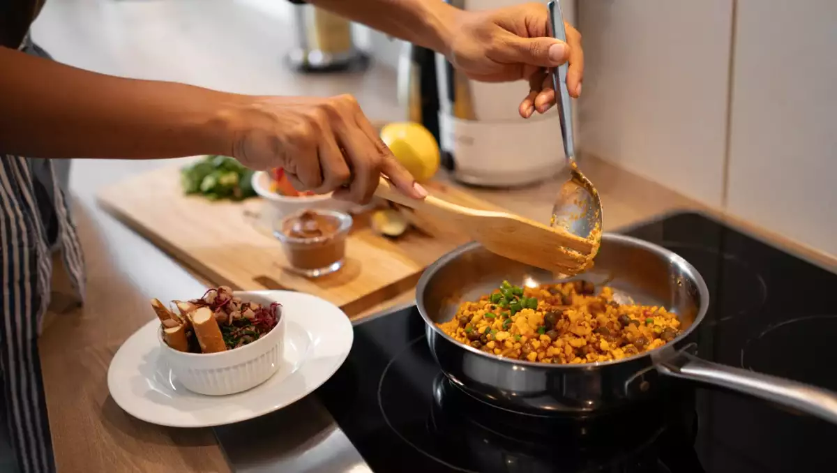 Daily menu, September 14: delightful brick cones, vibrant vegetable curry, and fluffy coffee frosting