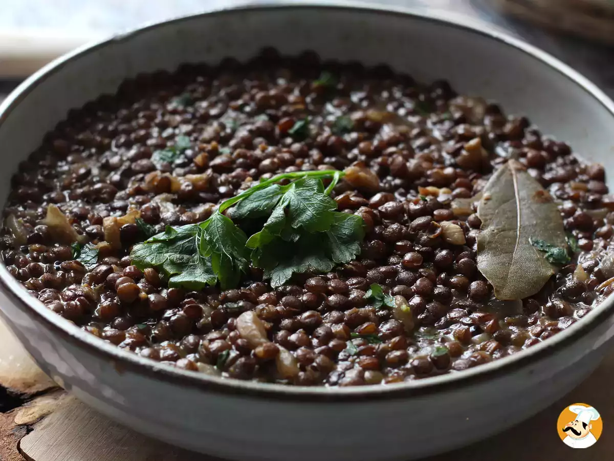 How do you cook green lentils without them staying hard or turning into a puree?