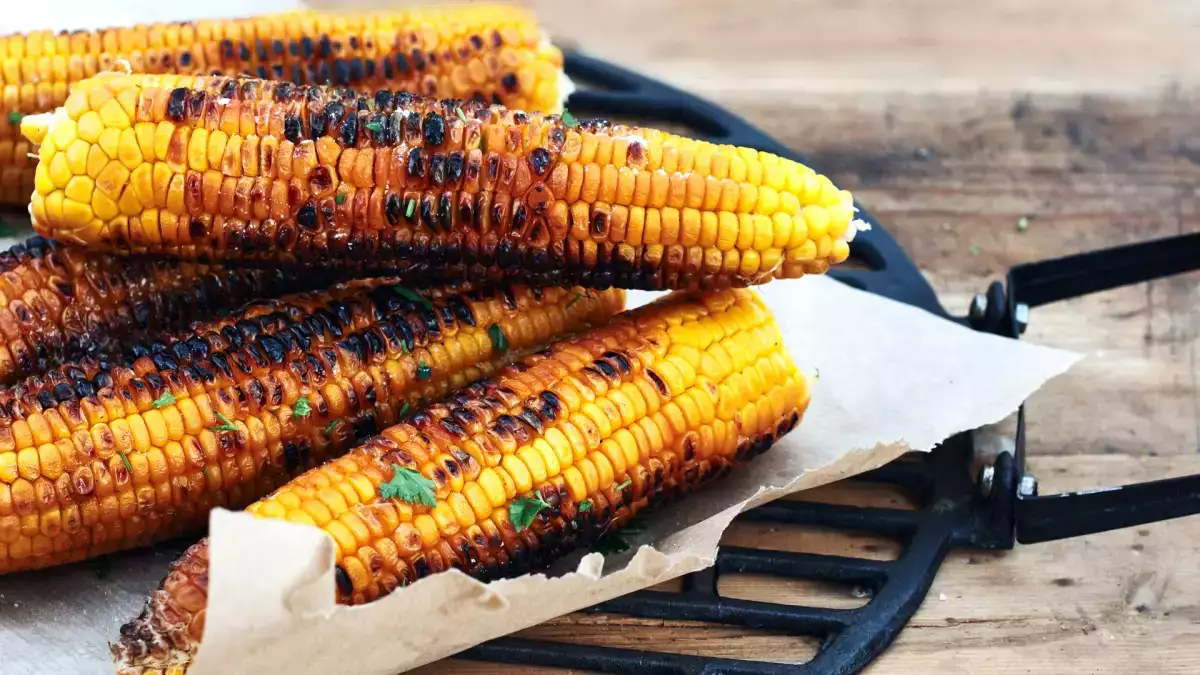 How to cook corn on the cob: simple, foolproof methods for boiling, roasting in the oven, or grilling