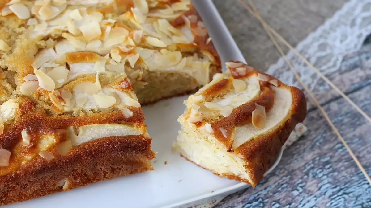 Why pears and almonds go so well together: the recipes that best show it